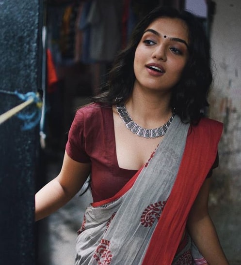 linen sarees nayanthara
