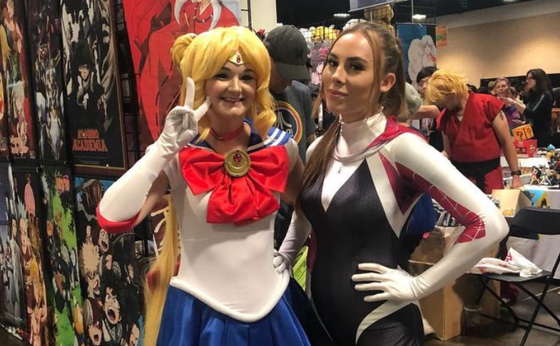  Gianna Nicole with her friend in cosplay costume