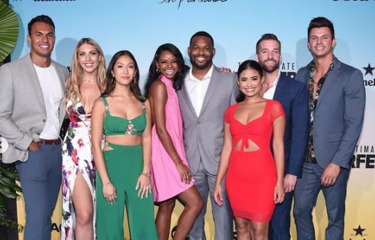 Natasha Parker with the contestants of Bachelor In Paradise