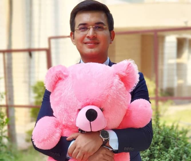 Shubhankar Mishra with pink teddy