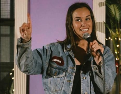  Hannah Berner at a stand-up comedy show