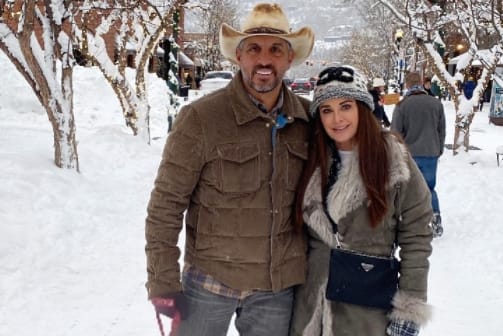  Kyle Richards with her husband Mauricio Umansky spending quality time at a scenic place