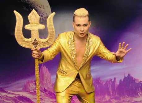 Javier Gomez  in  golden  costume