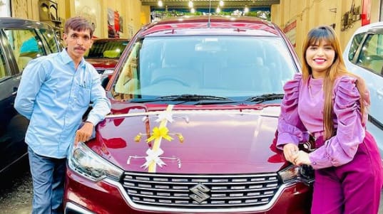 Shraddha Pawar showcase her brand new car