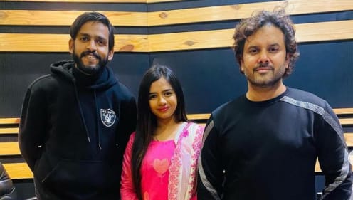 Sonali Sonawane with Javed Ali and other star