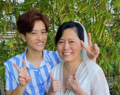 Alan Chicken Chow and his mom 