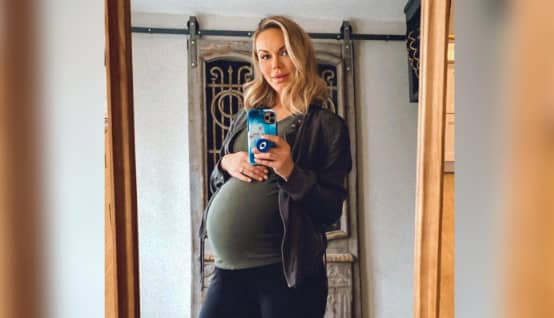 Anya Monzikova and her new born baby  is to be a mom 