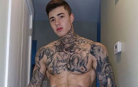 Jake Andrich looks great with his awesome tattoos. 