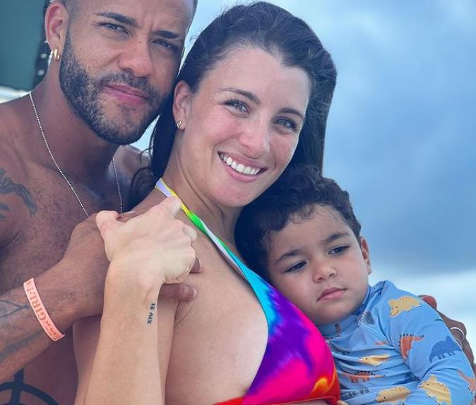 Natasha Domínguez with her boyfriend and her son 