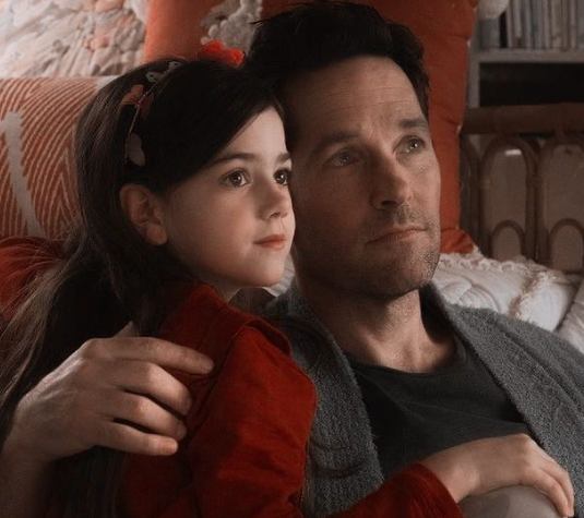 Paul Rudd with his daughter 